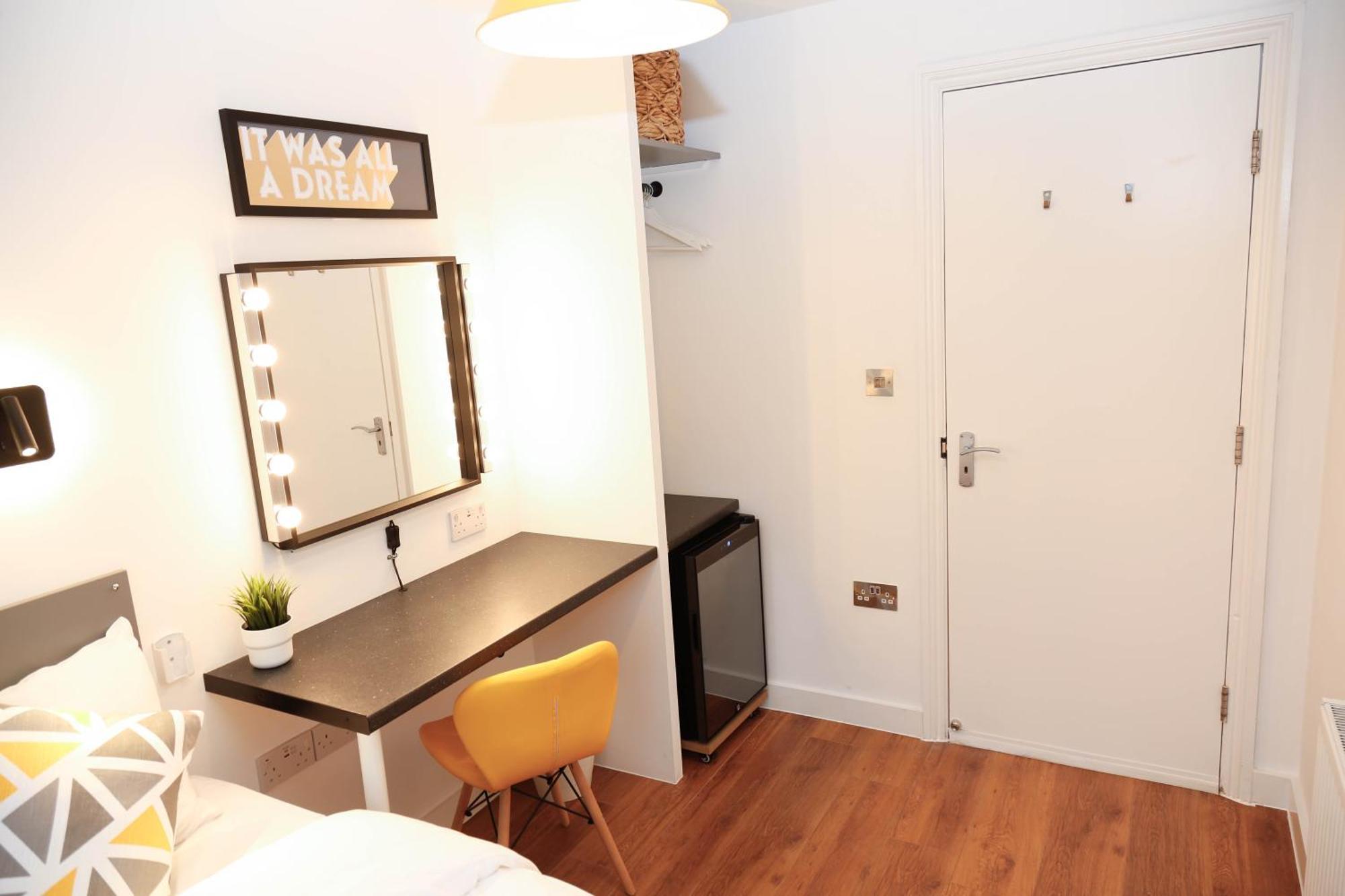 New Luxury Rooms In The Heart Of London Next To Shops, Cafes, Bars & Metro With Shared Bathrooms Exteriér fotografie