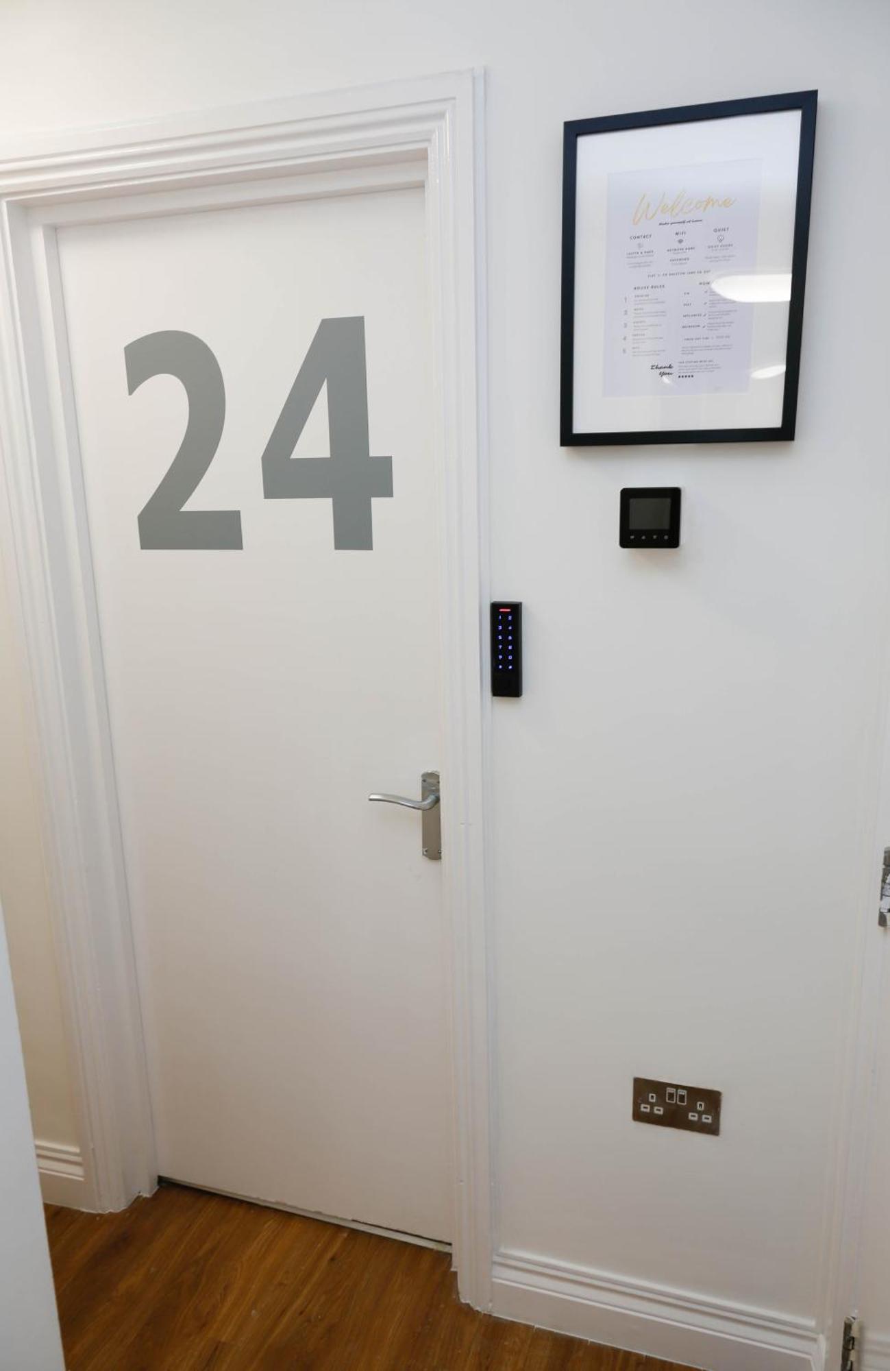New Luxury Rooms In The Heart Of London Next To Shops, Cafes, Bars & Metro With Shared Bathrooms Exteriér fotografie